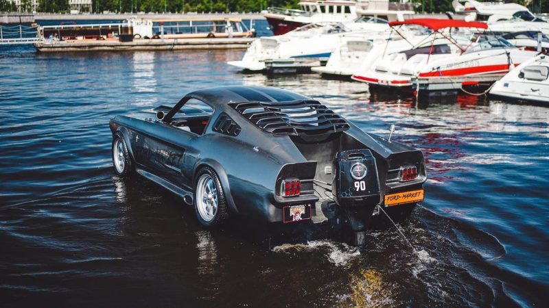 Ford Mustang Speed Boat “Splashback” Wants to Be the Eleanor of the Sea